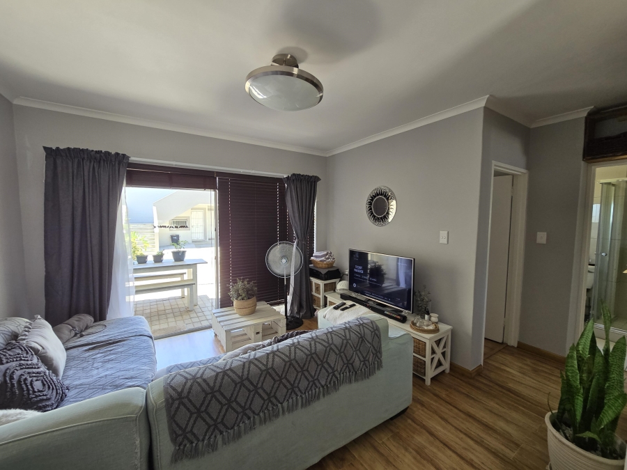 To Let 2 Bedroom Property for Rent in Sonstraal East Western Cape